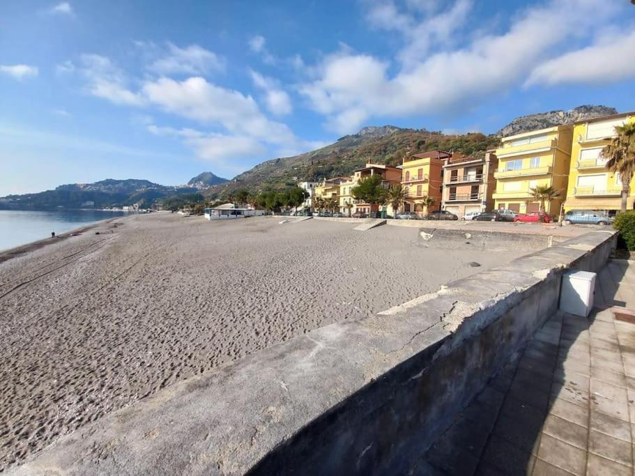 Апартаменти Taormina Spiaggia Casa Sole Mare Da Annalisa Маццео Екстер'єр фото